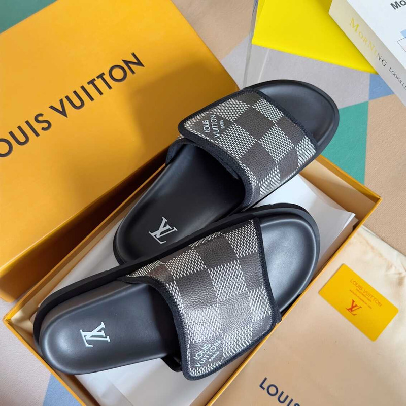 l**is V*t*n miami mule damier black