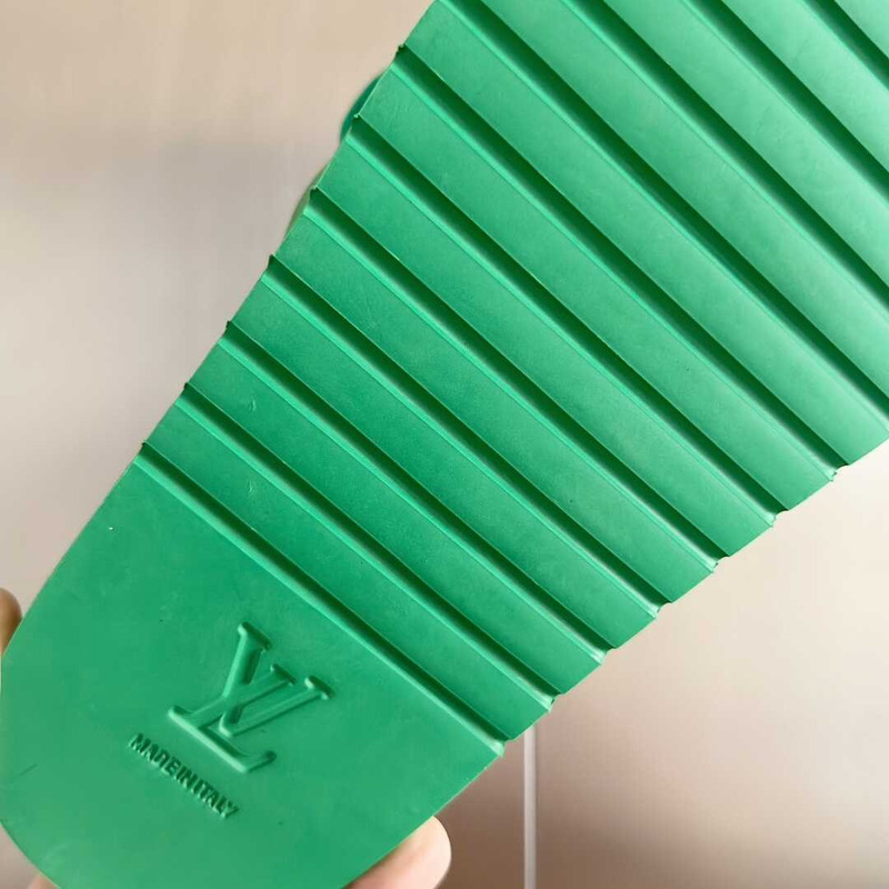 l**is V*t*n miami mule green