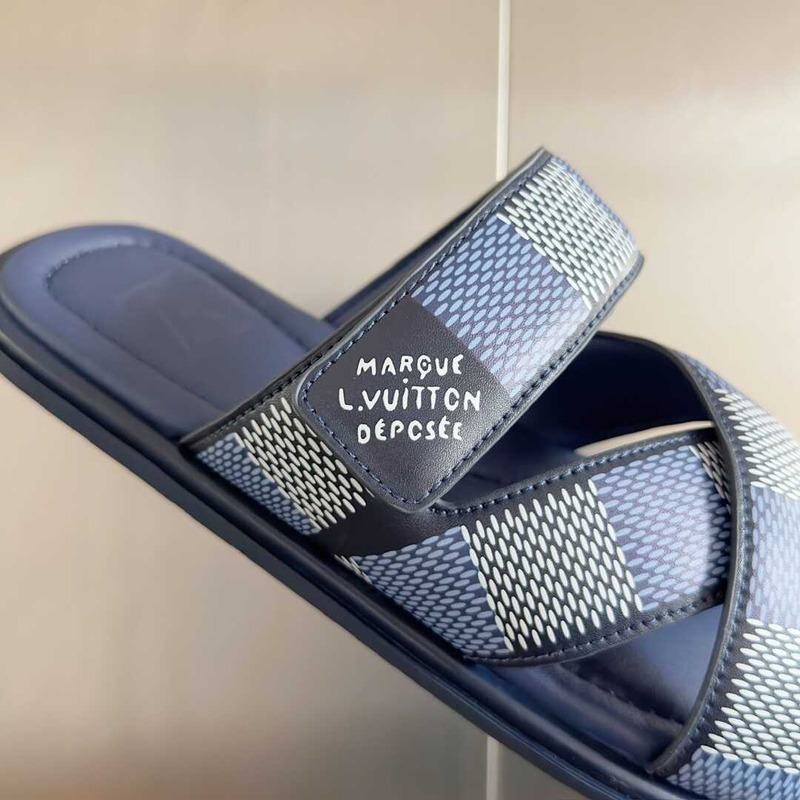 l**is V*t*n venice mule navy blue