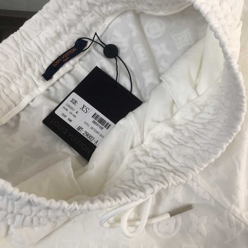 l**is V*t*n damier short white