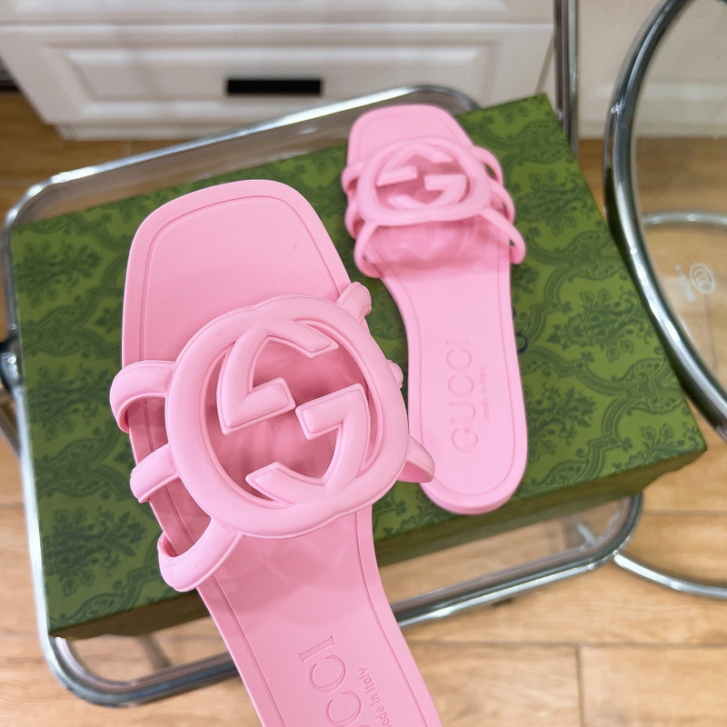 G*u*i women`s interlocking g slide sandal pink