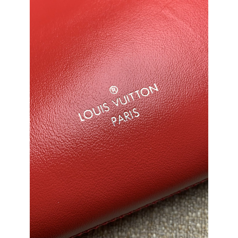 l**is V*t*n slim trunk calf leather red