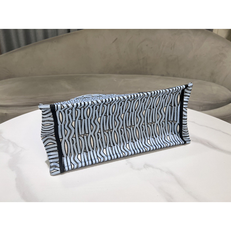 D*or medium D*or book tote pale miss D*or allover embroidery blue and black