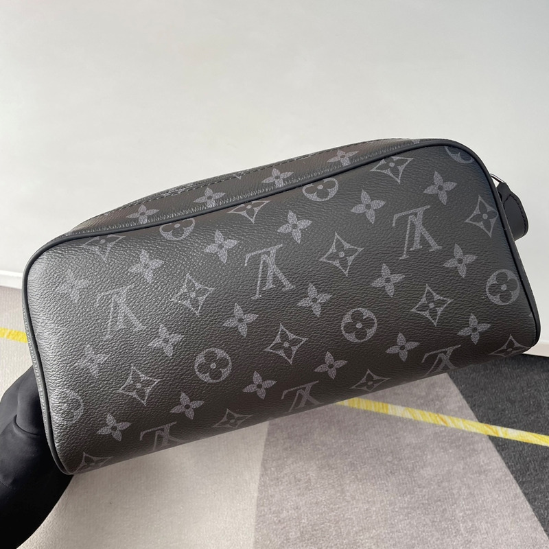 l**is V*t*n dopp kit toiletry bag