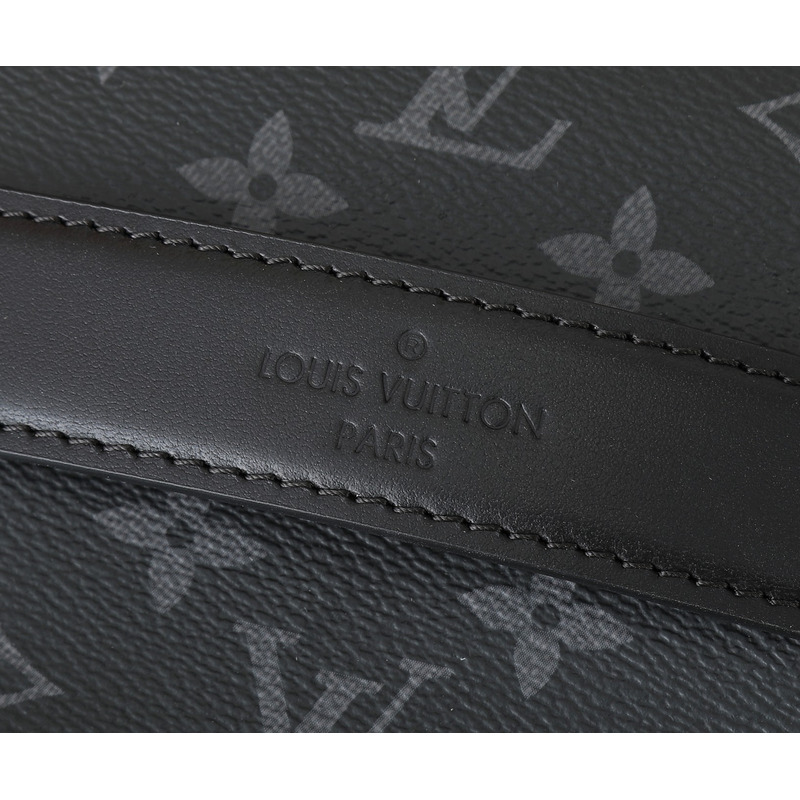 l**is V*t*n m11508 toiletry bag