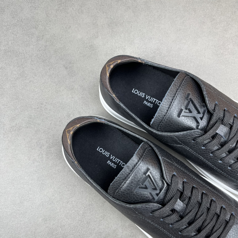 l**is V*t*n resort sneakers black leather