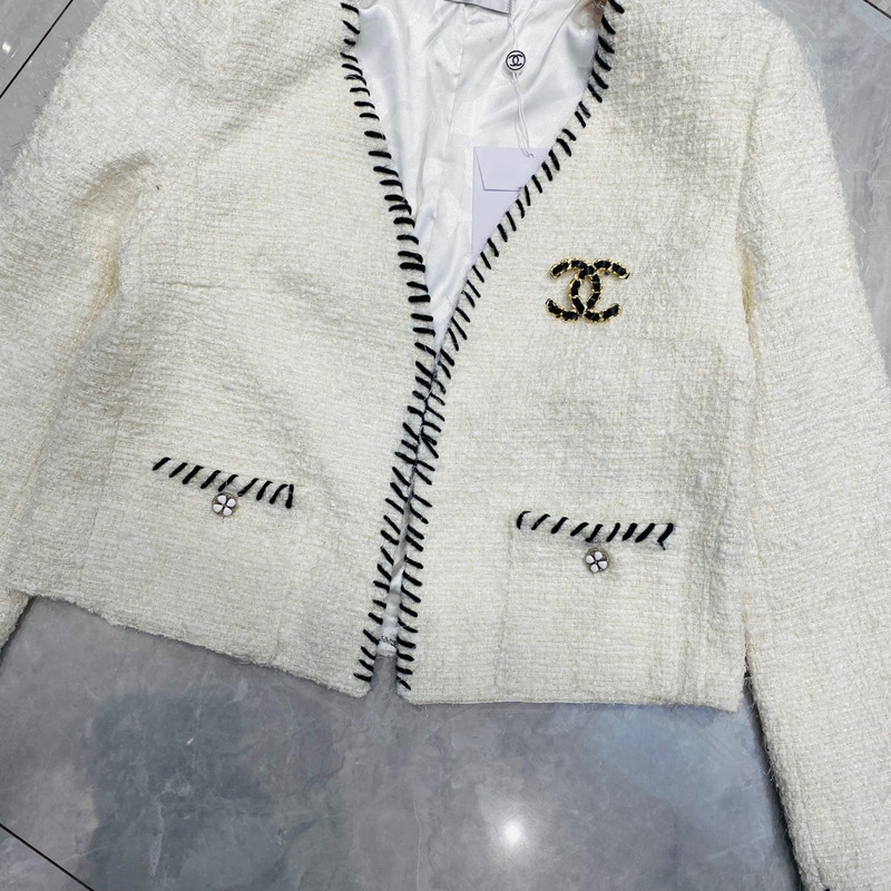 Ch*el logo embroidered short jacket pure white