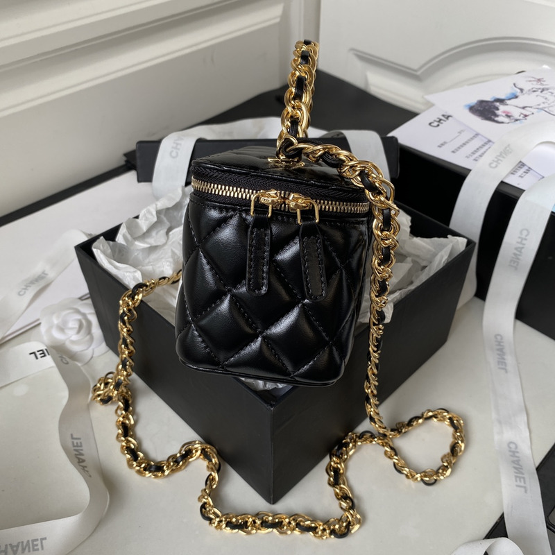 Ch*el chain clutch bag black