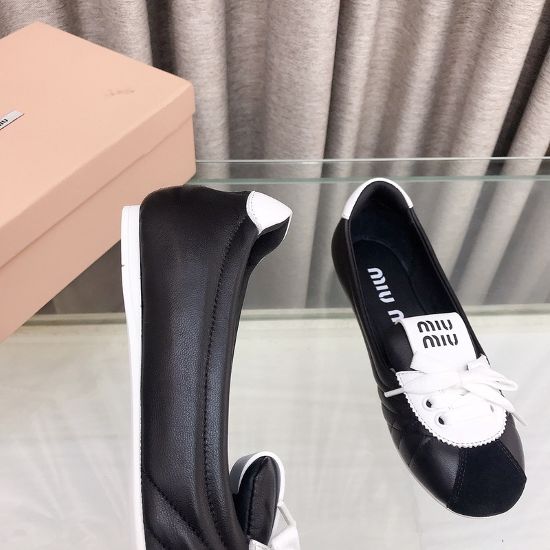 Miu Miu Lace-up Leather Ballet Flats Black And White