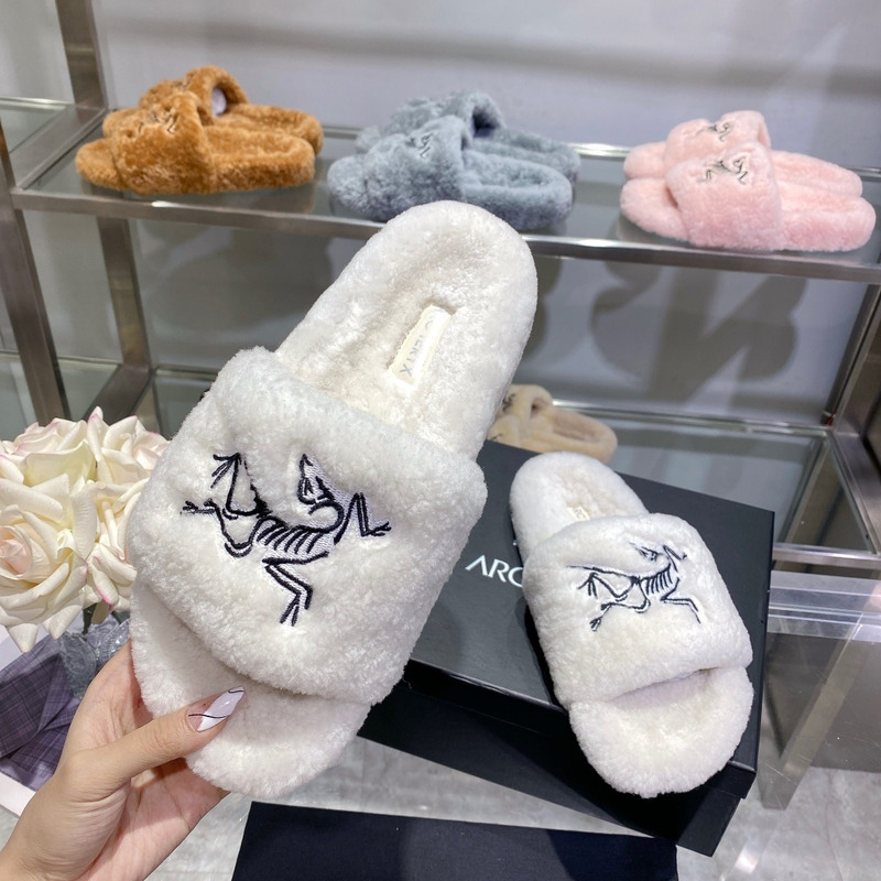 Arcteryx Fur Slides White