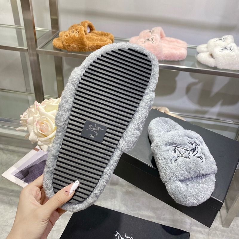 Arcteryx Fur Slides Grey