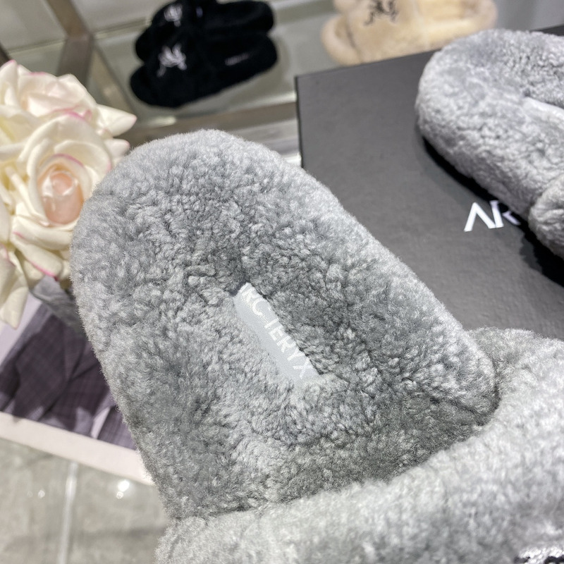 Arcteryx Fur Slides Grey