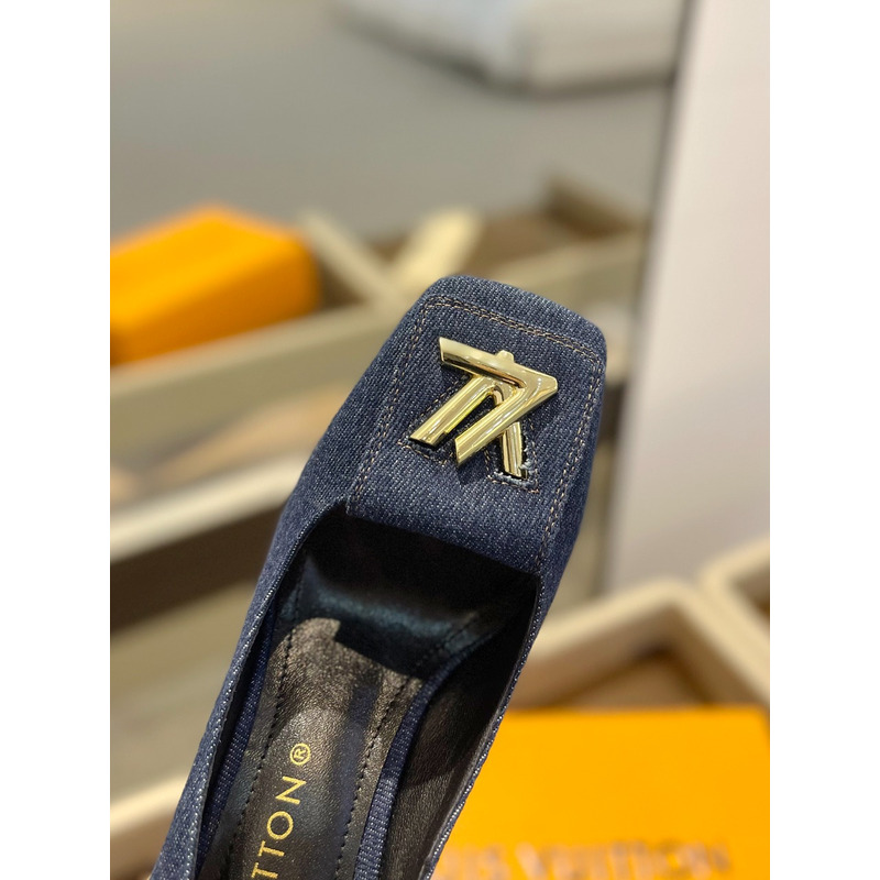 l**is V*t*n shake pump in dark blue