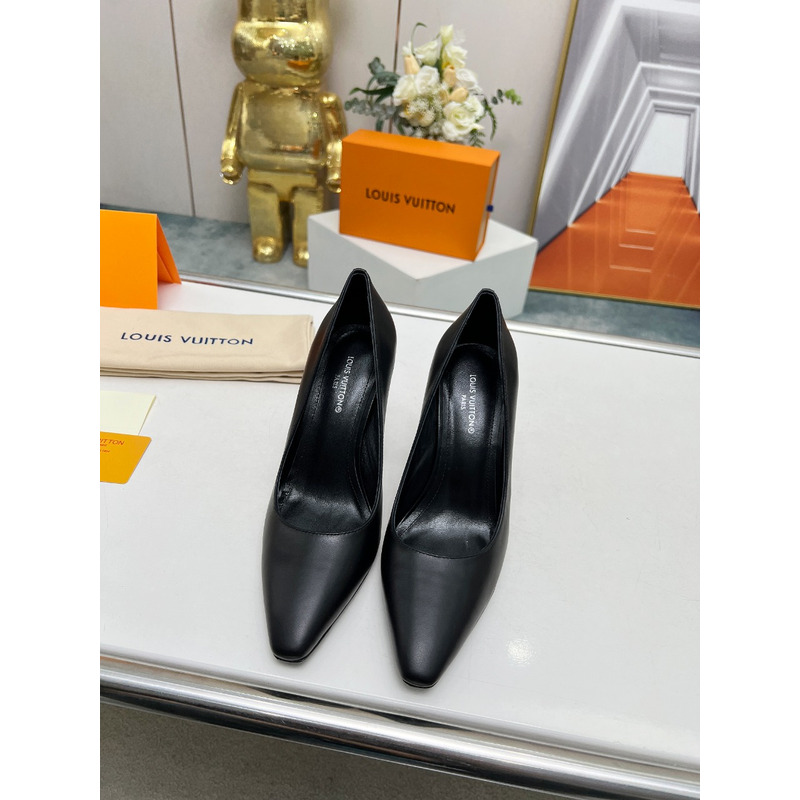 l**is V*t*n sparkle pump in black