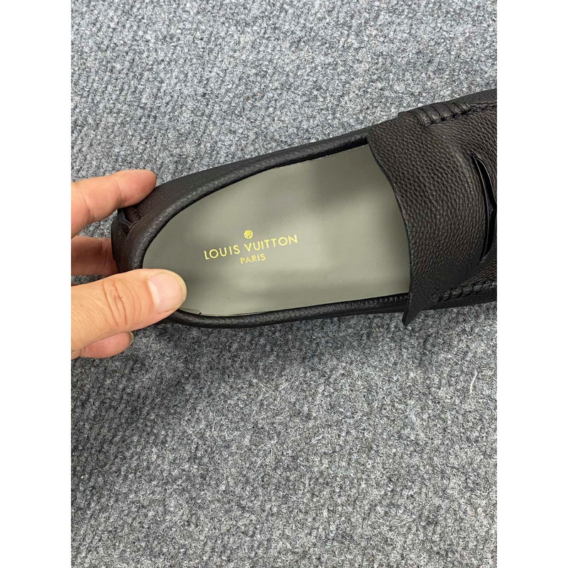 l**is V*t*n flat loafer leather black