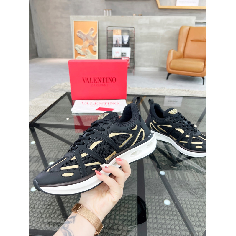 Valentino Vlogo Easyjog Low-Top In Calfskin And Fabric Sneaker Black