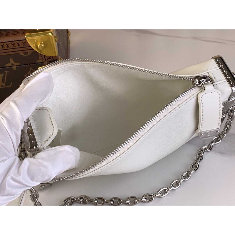 l**is V*t*n slim trunk calf leather white