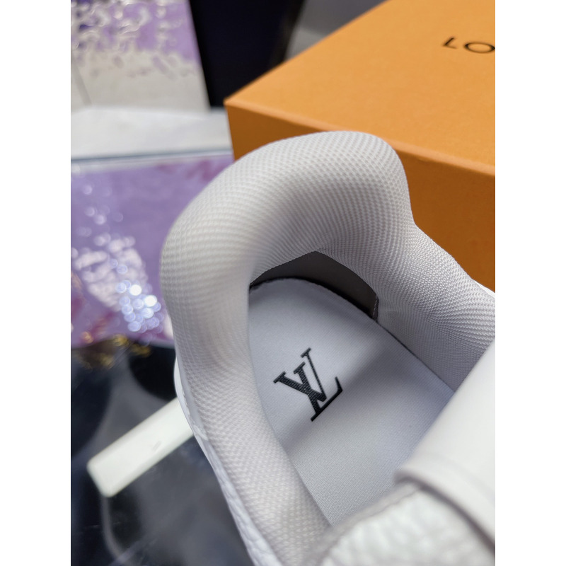 l**is V*t*n trainer sneaker white