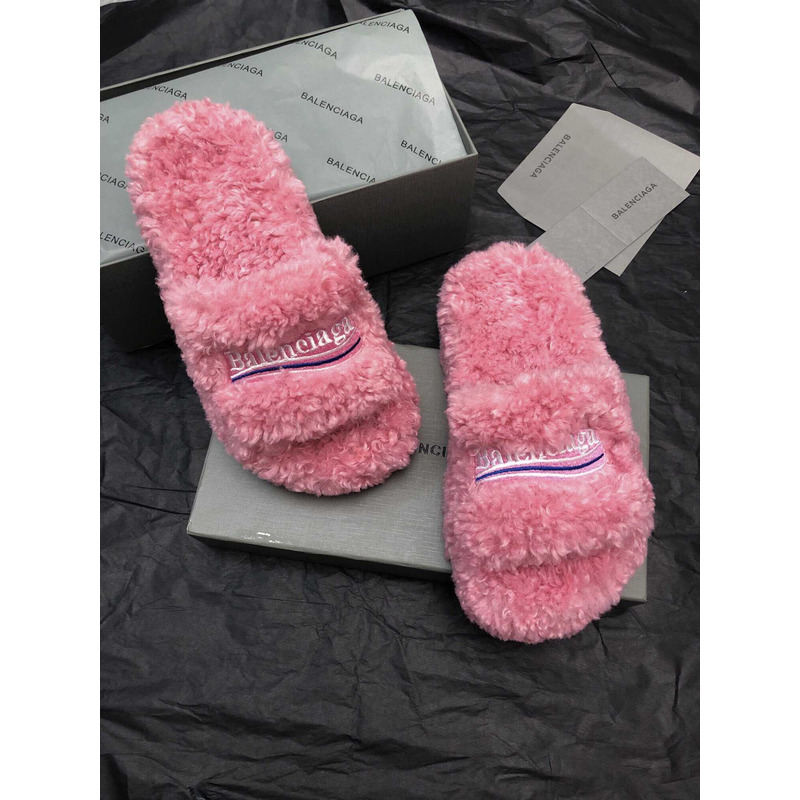 Ba*len*cia*ga fur sandals pink