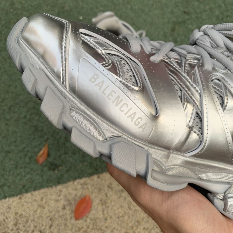 Ba*len*cia*ga triple s trainer