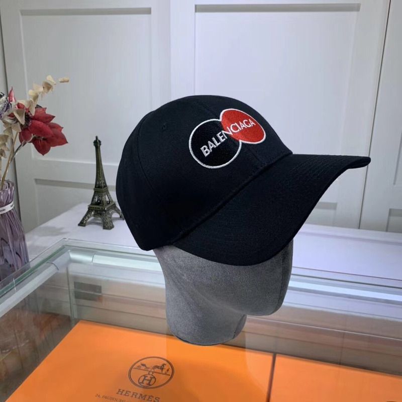 Ba*len*cia*ga uniform cap in black