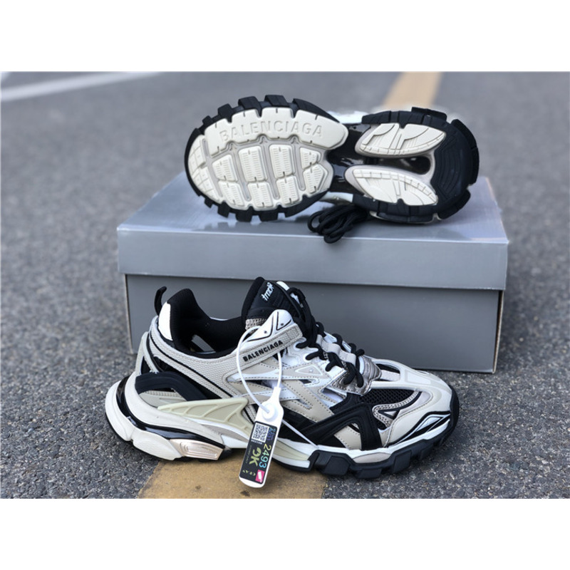 Ba*len*cia*ga 4.0 beige black sneakers men women