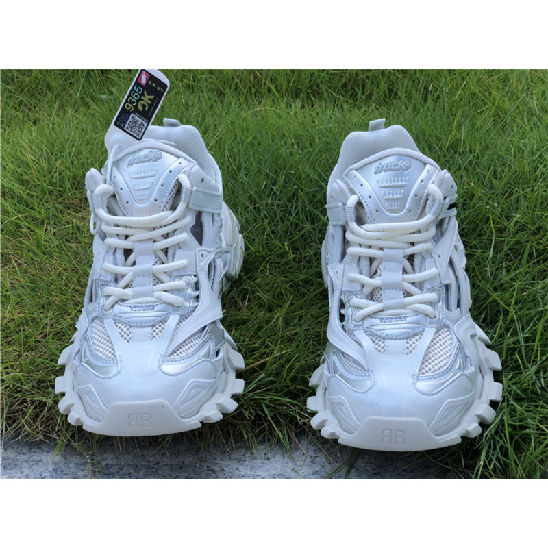 Ba*len*cia*ga 4.0 white gray sneakers men women