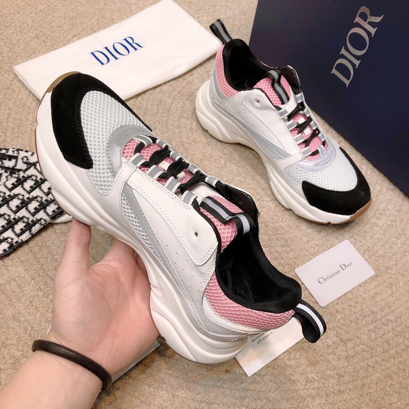 D*or "b22" sneaker