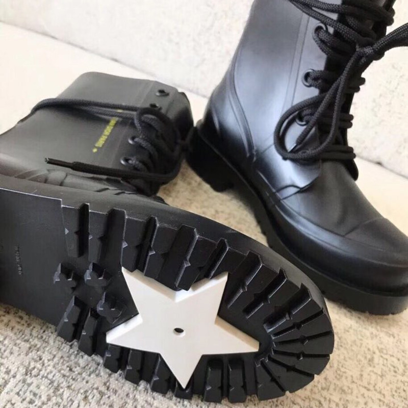 D*or black boots