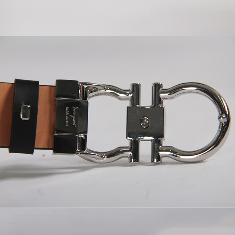 Ferragamo Salvatore Reversible and Adjustable Belt Black leather Grey Buckle