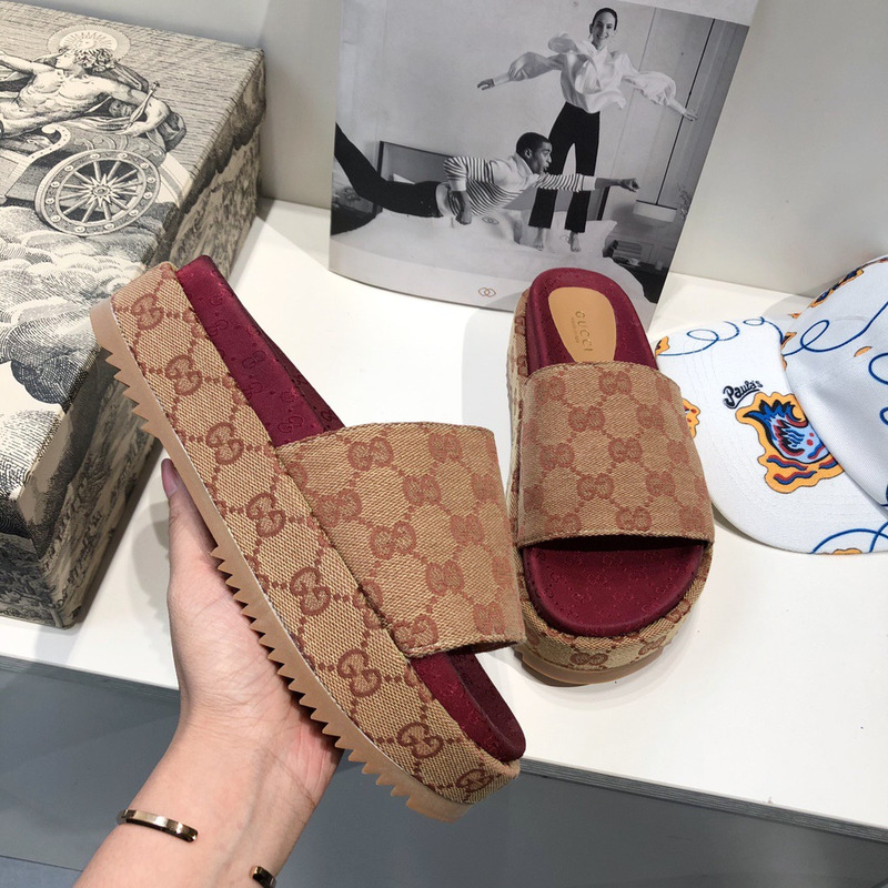G*u*i women''s original gg slide sandal