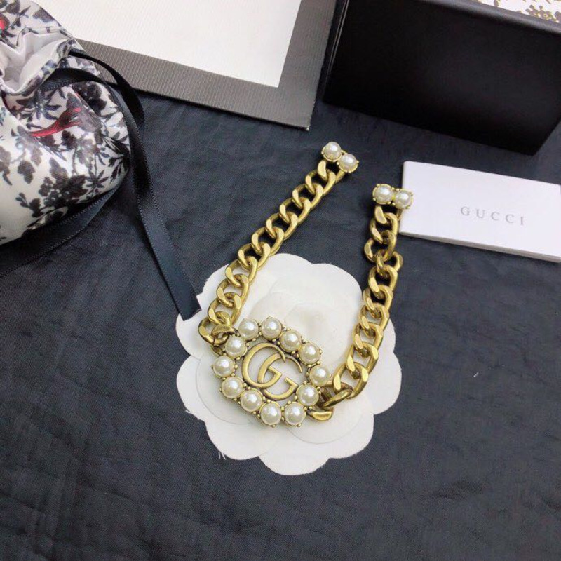 G*u*i bracelet