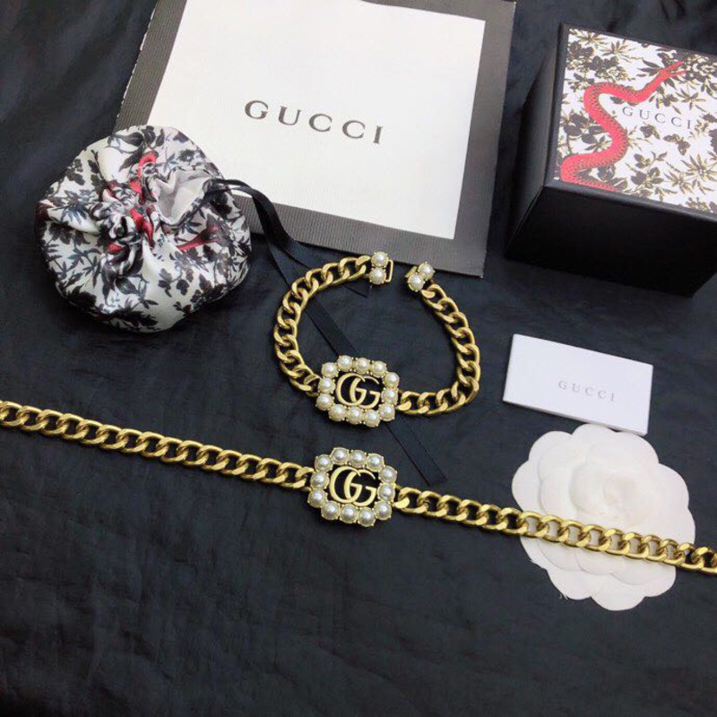 G*u*i bracelet