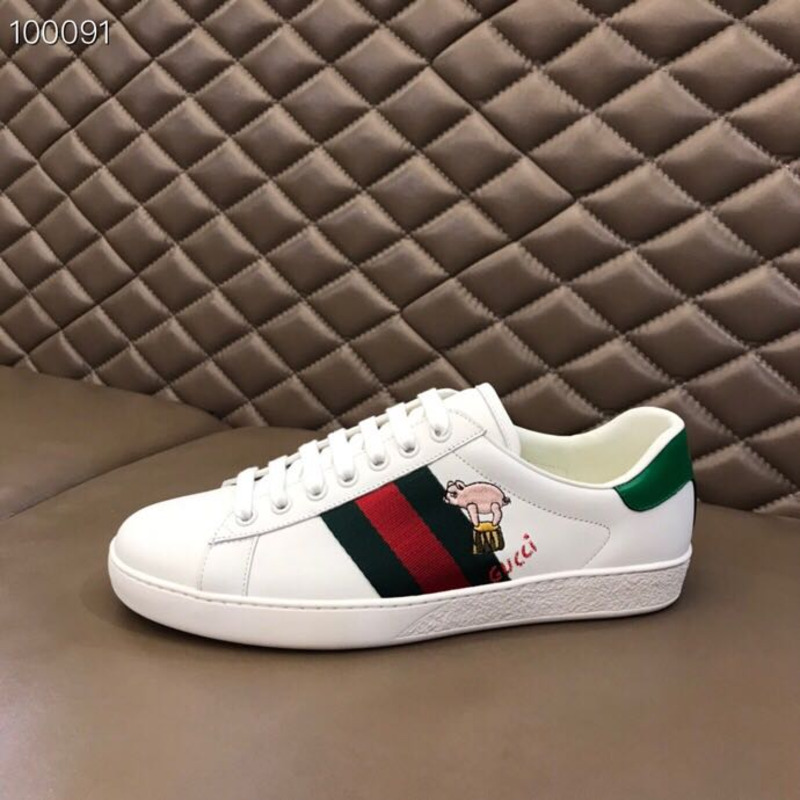 G*u*i ace sneaker with kitten