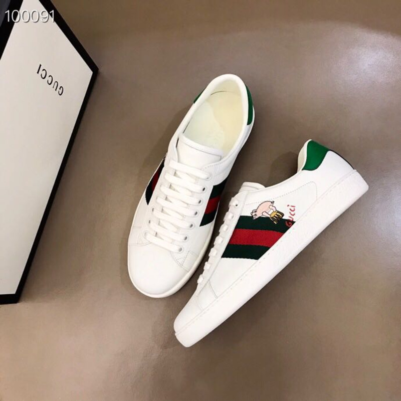 G*u*i ace sneaker with kitten