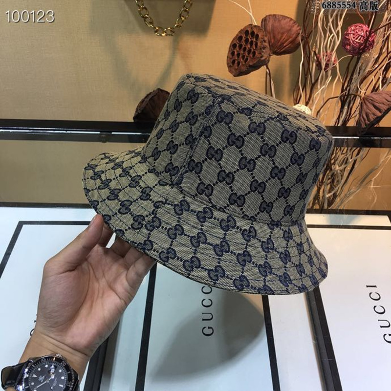 G*u*i lame bucket hat