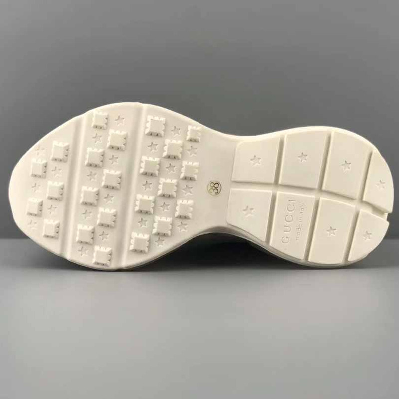 G*u*i sneaker with logo