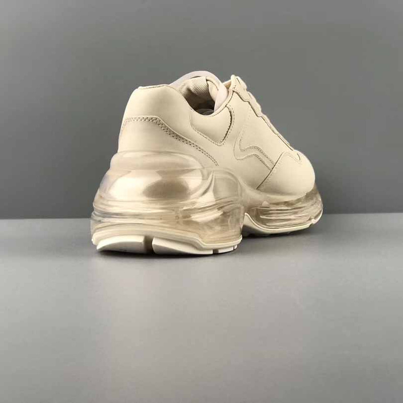 G*u*i sneaker with logo