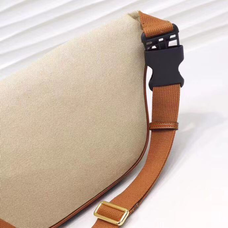 G*u*i vintage canvas belt bag