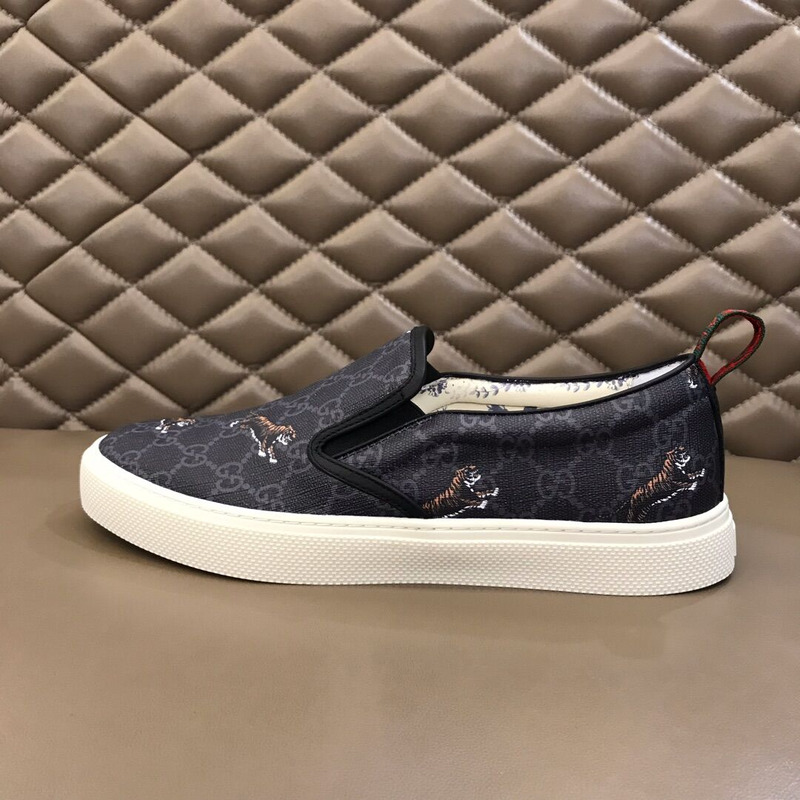 G*u*i tiger printed flat espadrille