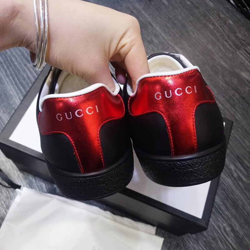 G*u*i stripe leather sneaker in black