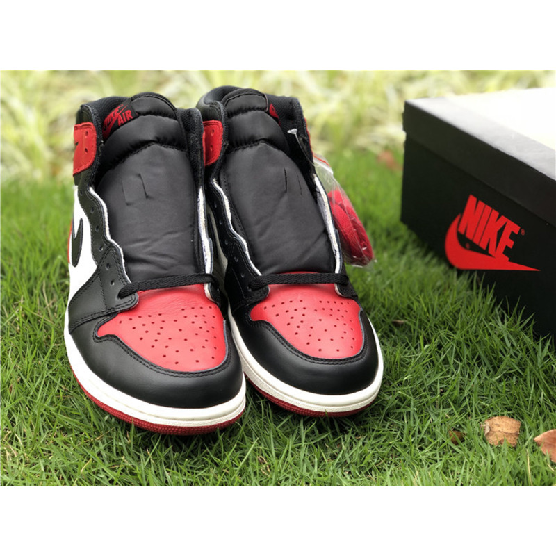 Air Jordan 1"Bred Toe"2018 Sneakers Men Women