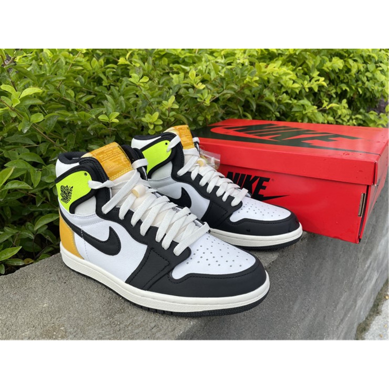 Air Jordan 1 High OG"Volt Gold"555088 118 Sneakers Men
