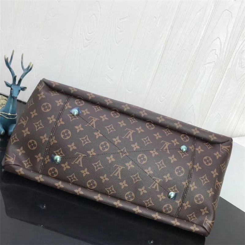 l**is V*t*n monogram handbag in brown