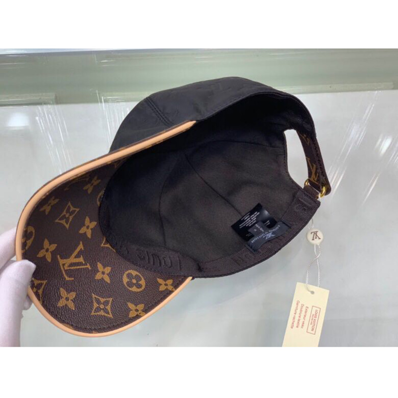 l**is V*t*n monogram baseball cap