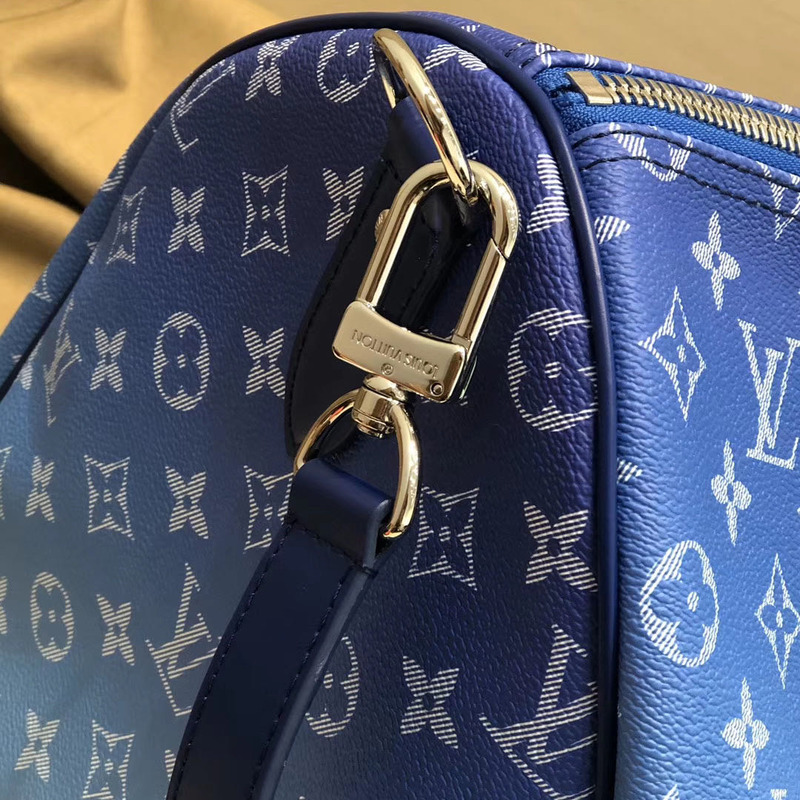 l**is V*t*n cloud duffle bag