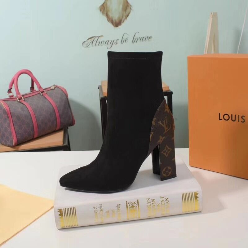 l**is V*t*n matchmake ankle boot