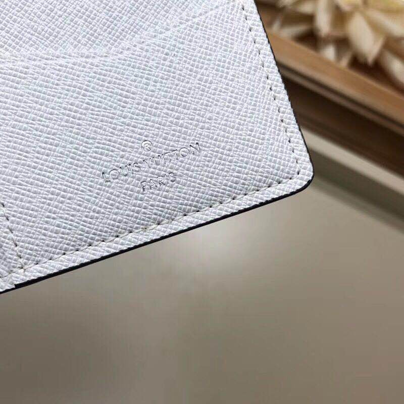 l**is V*t*n pocket organizer in blanc