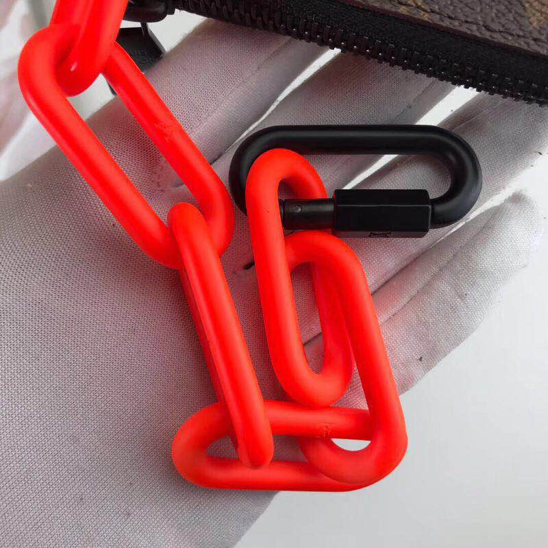 l**is V*t*n key pouch