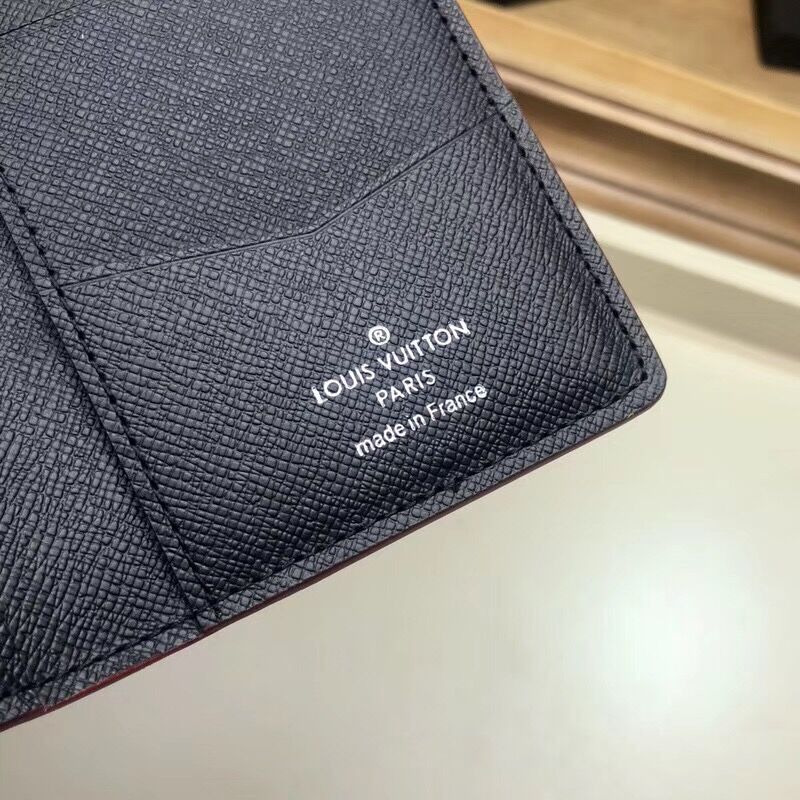 l**is V*t*n wallet